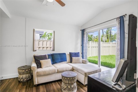 Villa ou maison à vendre à Hallandale Beach, Floride: 3 chambres, 131.92 m2 № 779022 - photo 9