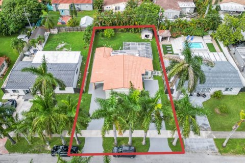 Villa ou maison à vendre à Hallandale Beach, Floride: 3 chambres, 131.92 m2 № 779022 - photo 5