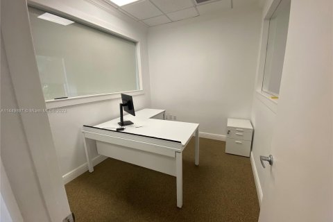 Office in Doral, Florida № 726871 - photo 10