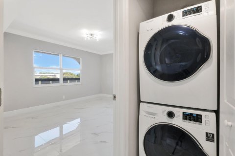 Condo in Coconut Creek, Florida, 2 bedrooms  № 1154414 - photo 25