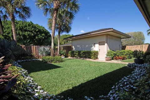 House in Wellington, Florida 2 bedrooms, 161.65 sq.m. № 941058 - photo 2