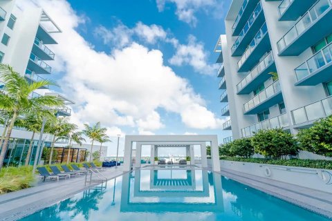 Condominio en venta en Miami, Florida, 1 dormitorio, 64.94 m2 № 944445 - foto 1