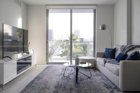 Condominio en venta en Miami, Florida, 1 dormitorio, 64.94 m2 № 944445 - foto 5