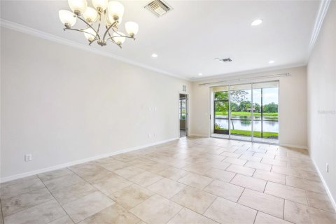 Townhouse in Lakewood Ranch, Florida 3 bedrooms, 213.02 sq.m. № 1343905 - photo 6