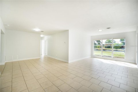 Casa en venta en Palm Bay, Florida, 4 dormitorios, 162.95 m2 № 1343942 - foto 6