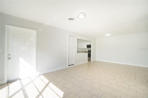 Casa en venta en Palm Bay, Florida, 4 dormitorios, 162.95 m2 № 1343942 - foto 5