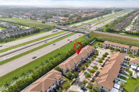 Adosado en venta en Hialeah, Florida, 3 dormitorios, 122.63 m2 № 1353720 - foto 28