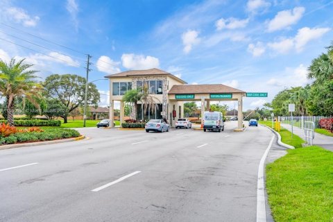 Condo in Pembroke Pines, Florida, 2 bedrooms  № 1224266 - photo 23