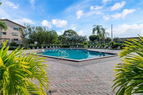 Copropriété à vendre à Pembroke Pines, Floride: 2 chambres, 140 m2 № 1224266 - photo 26