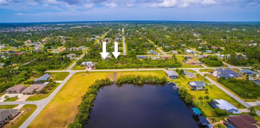 Land in Port Charlotte, Florida № 1163533