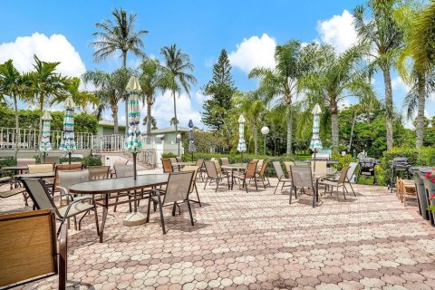 Condo in Delray Beach, Florida, 2 bedrooms  № 1380159 - photo 22