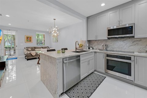 Copropriété à vendre à Pembroke Pines, Floride: 2 chambres, 95.04 m2 № 1380160 - photo 1