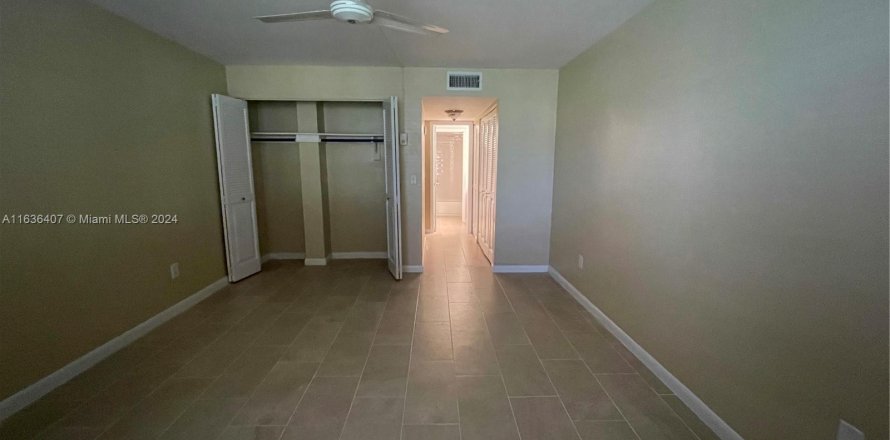 Condominio en Miramar, Florida, 1 dormitorio  № 1309274