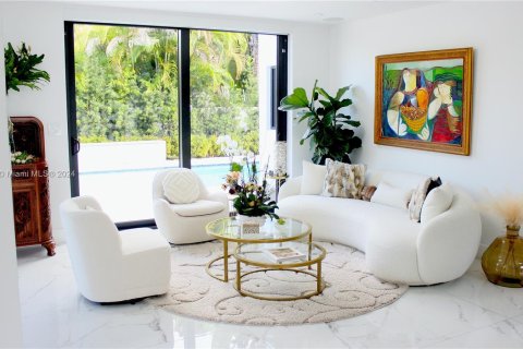 House in Doral, Florida 4 bedrooms, 286.98 sq.m. № 976156 - photo 4