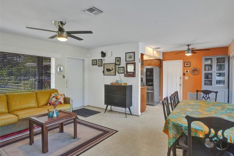 Villa ou maison à vendre à Oakland Park, Floride: 2 chambres, 90.12 m2 № 841675 - photo 19
