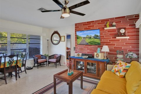 Villa ou maison à vendre à Oakland Park, Floride: 2 chambres, 90.12 m2 № 841675 - photo 12