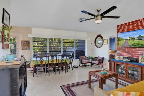 Villa ou maison à vendre à Oakland Park, Floride: 2 chambres, 90.12 m2 № 841675 - photo 11
