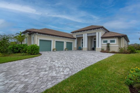 House in Vero Beach, Florida 4 bedrooms, 243.68 sq.m. № 966050 - photo 6