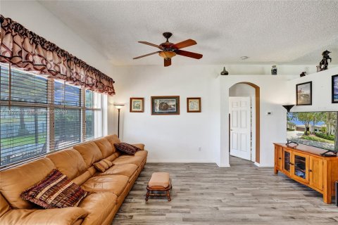 Villa ou maison à vendre à Miramar, Floride: 4 chambres, 172.71 m2 № 1185815 - photo 6