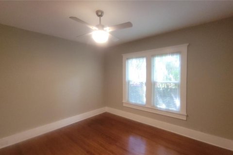 House in Tampa, Florida 3 bedrooms, 127.83 sq.m. № 1395679 - photo 18