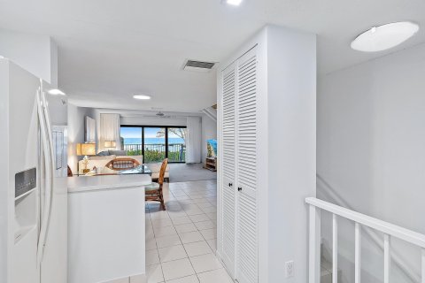 Condominio en venta en Jensen Beach, Florida, 2 dormitorios, 129.51 m2 № 710376 - foto 14