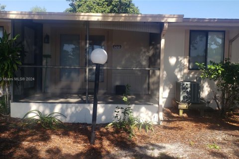 Condominio en venta en Naples, Florida, 1 dormitorio № 1321682 - foto 1