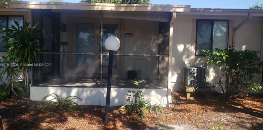 Condo in Naples, Florida, 1 bedroom  № 1321682