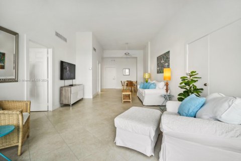 Condo in Miami Beach, Florida, 1 bedroom  № 1295059 - photo 18