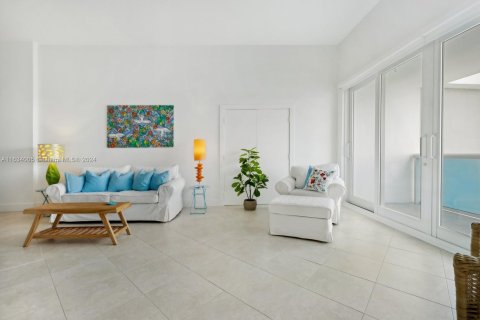 Condo in Miami Beach, Florida, 1 bedroom  № 1295059 - photo 6