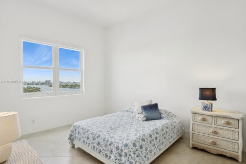 Condo in Miami Beach, Florida, 1 bedroom  № 1295059 - photo 10