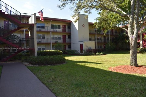 Купить кондоминиум в Пемброк-Пайнс, Флорида 1 спальня, 63.64м2, № 1006731 - фото 26
