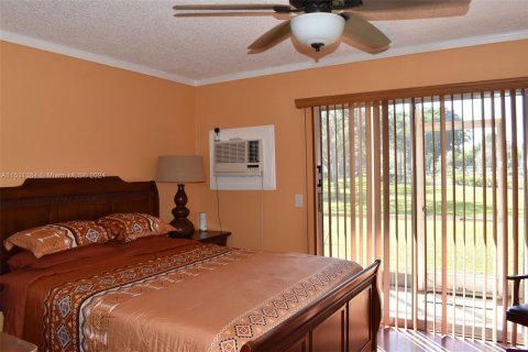 Купить кондоминиум в Пемброк-Пайнс, Флорида 1 спальня, 63.64м2, № 1006731 - фото 1