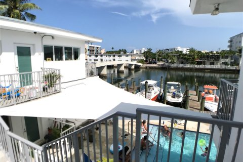 Купить коммерческую недвижимость в Майами-Бич, Флорида № 818373 - фото 26