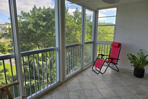 Copropriété à vendre à Pompano Beach, Floride: 3 chambres, 129.13 m2 № 1009354 - photo 4