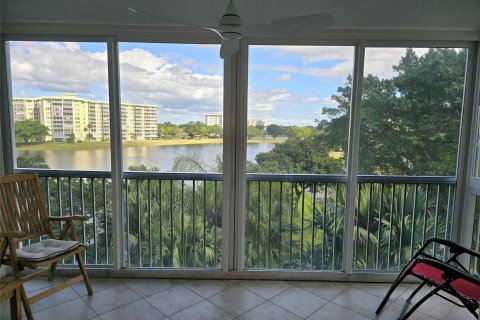 Copropriété à vendre à Pompano Beach, Floride: 3 chambres, 129.13 m2 № 1009354 - photo 5