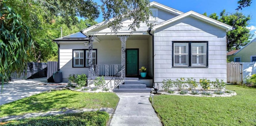 Casa en Tampa, Florida 4 dormitorios, 181.81 m2 № 1379261