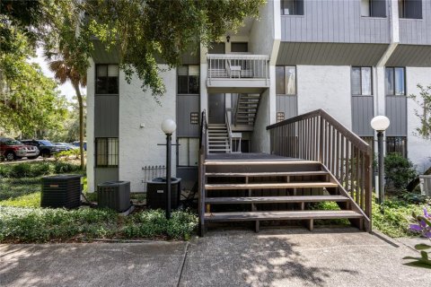 Condominio en venta en Gainesville, Florida, 1 dormitorio, 74.97 m2 № 1379260 - foto 1