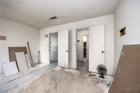 Condo in Gainesville, Florida, 1 bedroom  № 1379260 - photo 8