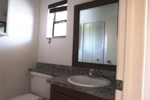 Condo in Sunrise, Florida, 1 bedroom  № 1329078 - photo 21