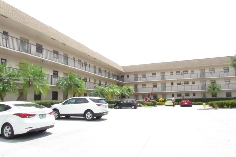 Condo in Sunrise, Florida, 1 bedroom  № 1329078 - photo 24