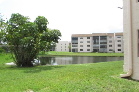 Condo in Sunrise, Florida, 1 bedroom  № 1329078 - photo 23