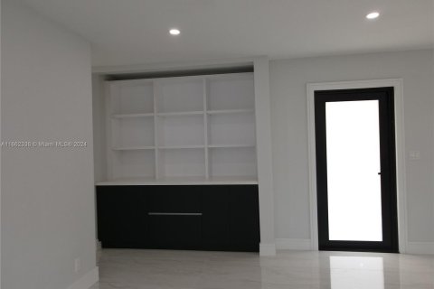 Casa en venta en Miami, Florida, 3 dormitorios, 160.26 m2 № 1375532 - foto 18