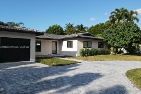 House in Miami, Florida 3 bedrooms, 160.26 sq.m. № 1375532 - photo 2