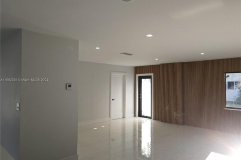 Casa en venta en Miami, Florida, 3 dormitorios, 160.26 m2 № 1375532 - foto 13