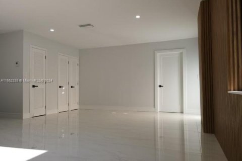 Villa ou maison à vendre à Miami, Floride: 3 chambres, 160.26 m2 № 1375532 - photo 14