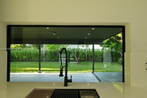 Casa en venta en Miami, Florida, 3 dormitorios, 160.26 m2 № 1375532 - foto 11