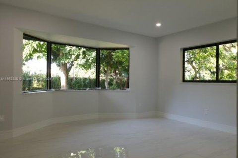 House in Miami, Florida 3 bedrooms, 160.26 sq.m. № 1375532 - photo 24