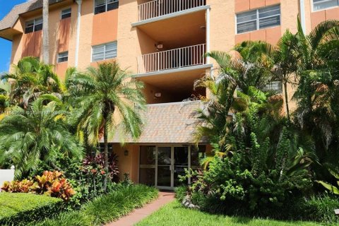 Apartamento en alquiler en Miami, Florida, 1 dormitorio, 60.39 m2 № 1375571 - foto 8