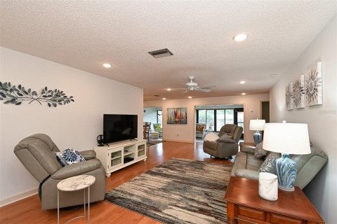Villa ou maison à vendre à Sarasota, Floride: 2 chambres, 142.33 m2 № 1133800 - photo 7