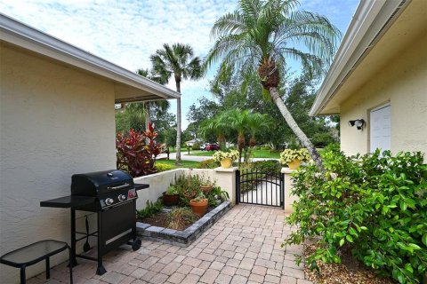 Villa ou maison à vendre à Sarasota, Floride: 2 chambres, 142.33 m2 № 1133800 - photo 6